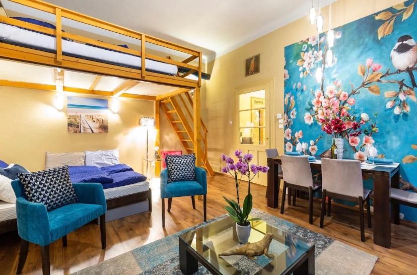 Cherry Blossom Designer Apartment In The Center With Free Parking Budapest Exterior photo