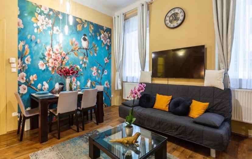 Cherry Blossom Designer Apartment In The Center With Free Parking Budapest Exterior photo